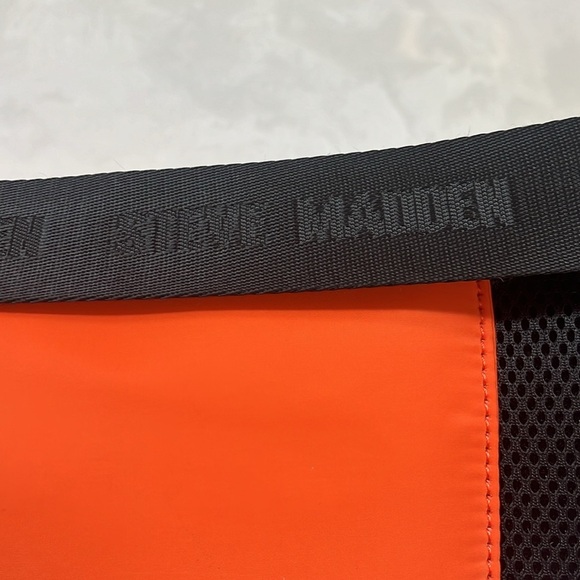 Steve Madden Travel Fanny Pack Sling Orange Large Nylon Bag Crossbody NWT - Picture 4 of 8